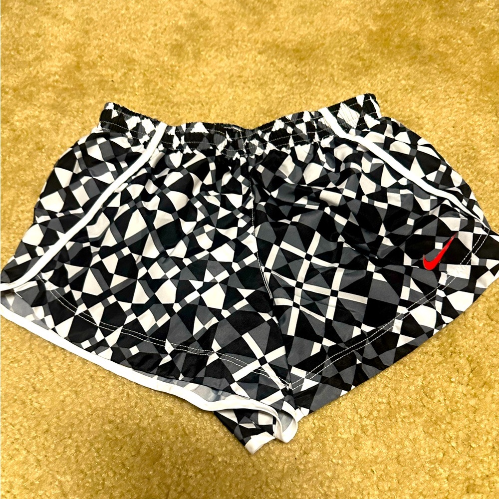 Girls Nike shorts size M - Dri-Fit Standard Fit
